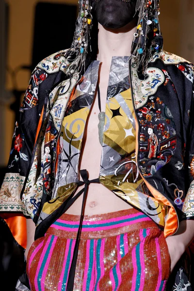 Look 35